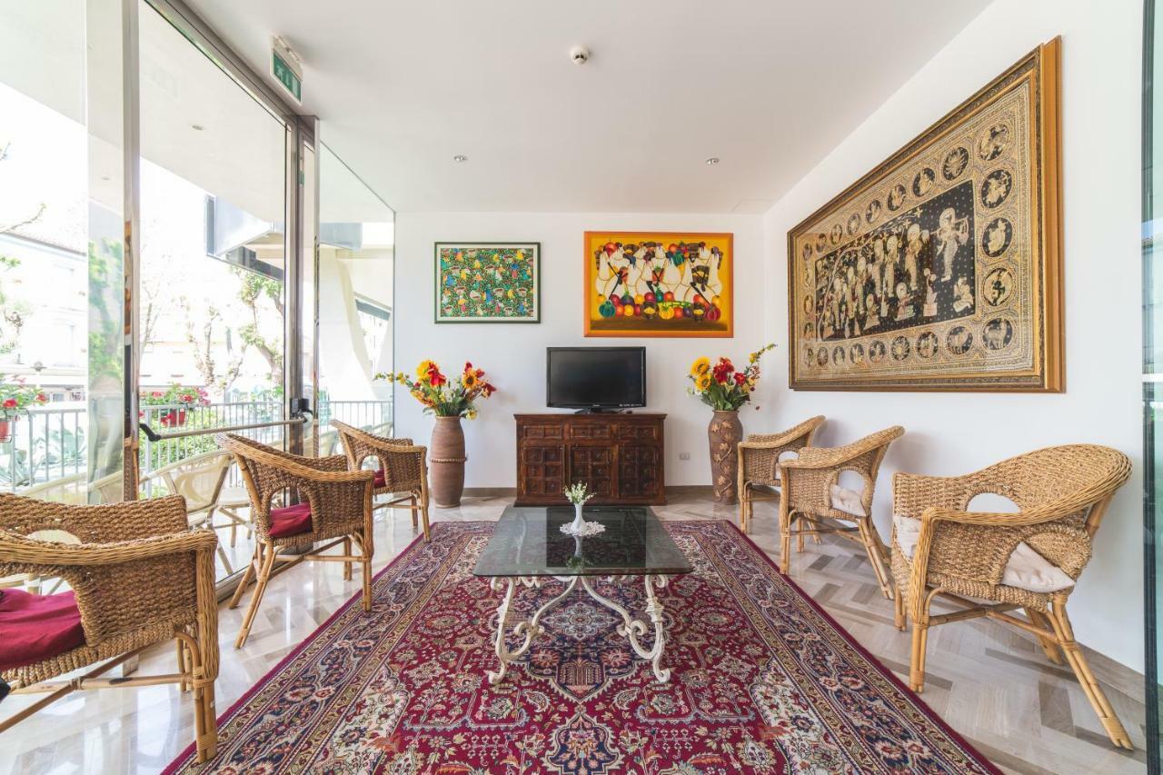 Hotel Astoria 3*